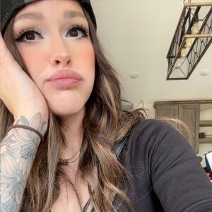 Meet your Posher, Casey